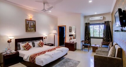 Hotel Heera Executive Room Type - Superior Room