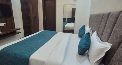 Hotel V.R. Plaza Room Type - standard room with fully aircondition Hotel V.R. Plaza Room Type - standard room with fully aircondition