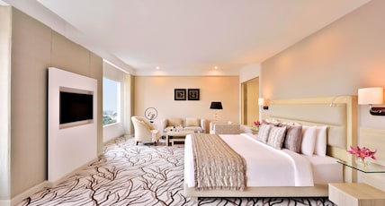 Radisson Blu Bengaluru Outer Ring Road Room Type - Junior Suite with Bathtub & Seating Area Radisson Blu Bengaluru Outer Ring Road Room Type - Junior Suite with Bathtub & Seating Area
