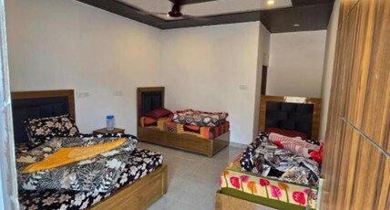 Shyama Palace Yamunotri Room Type - Quadruple Deluxe Room with Mountain View 