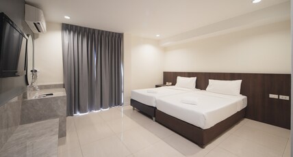 Grand Alpine Hotel Room Type - Premium Room Twin Bed