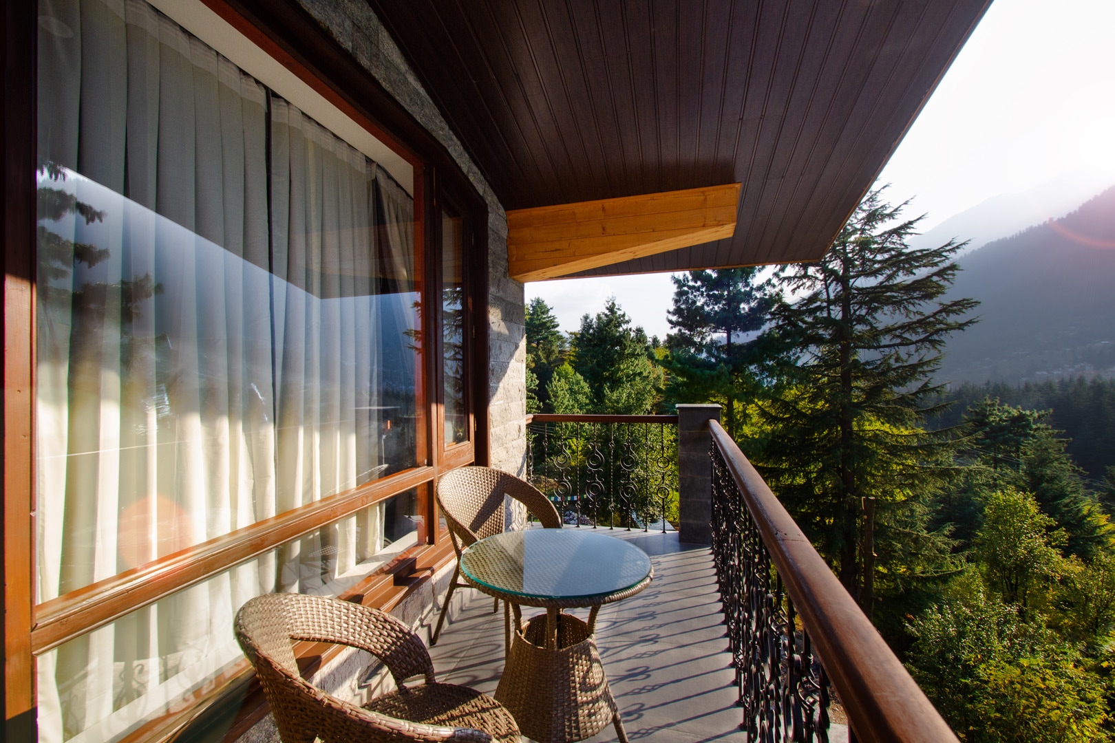 Aloka Resort, Manali (Luxury In the Heart of Himalayas) - Tap to explore photos