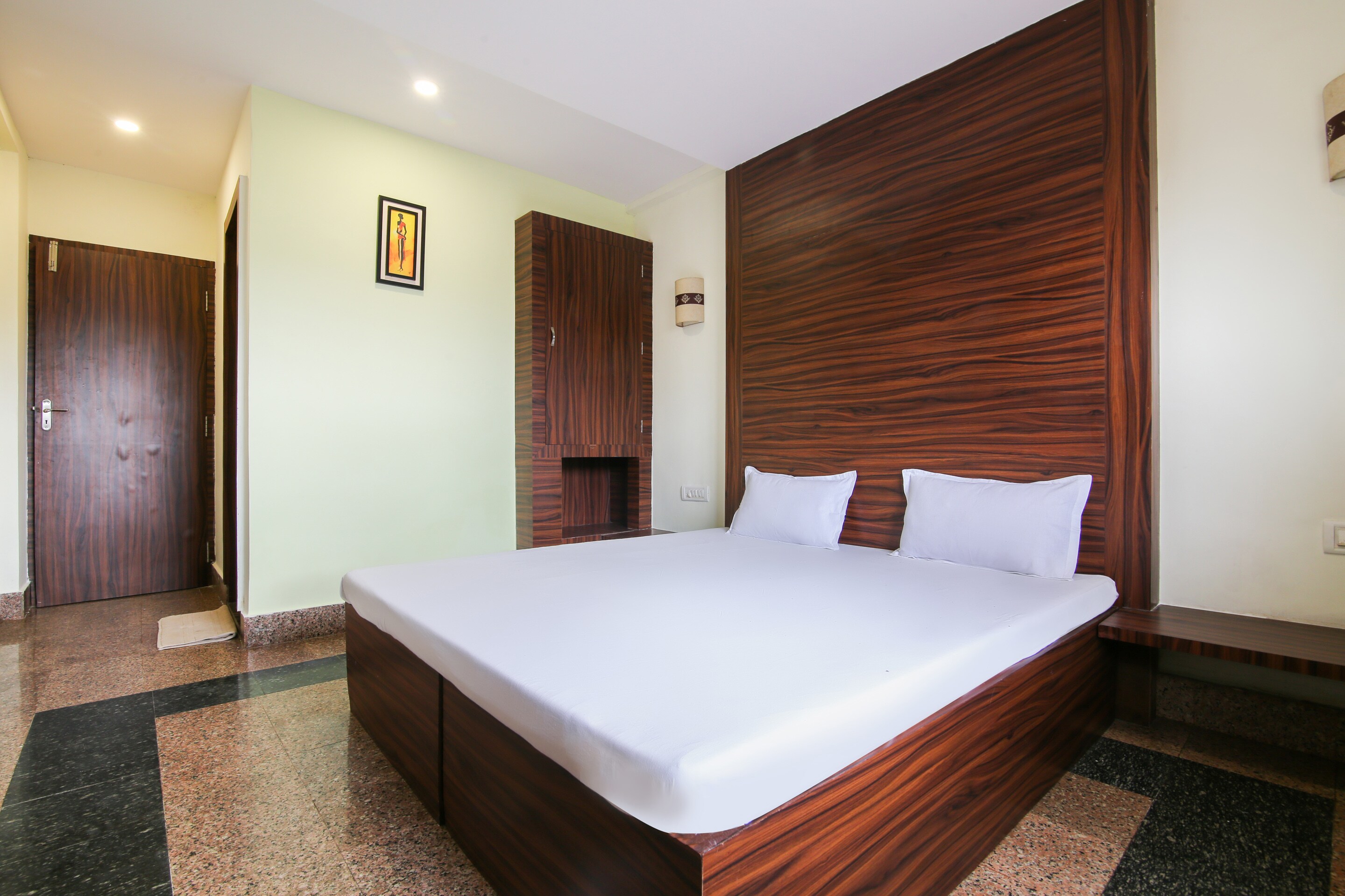 Hotel O Venkatesh Leela Hotel - Tap to explore photos