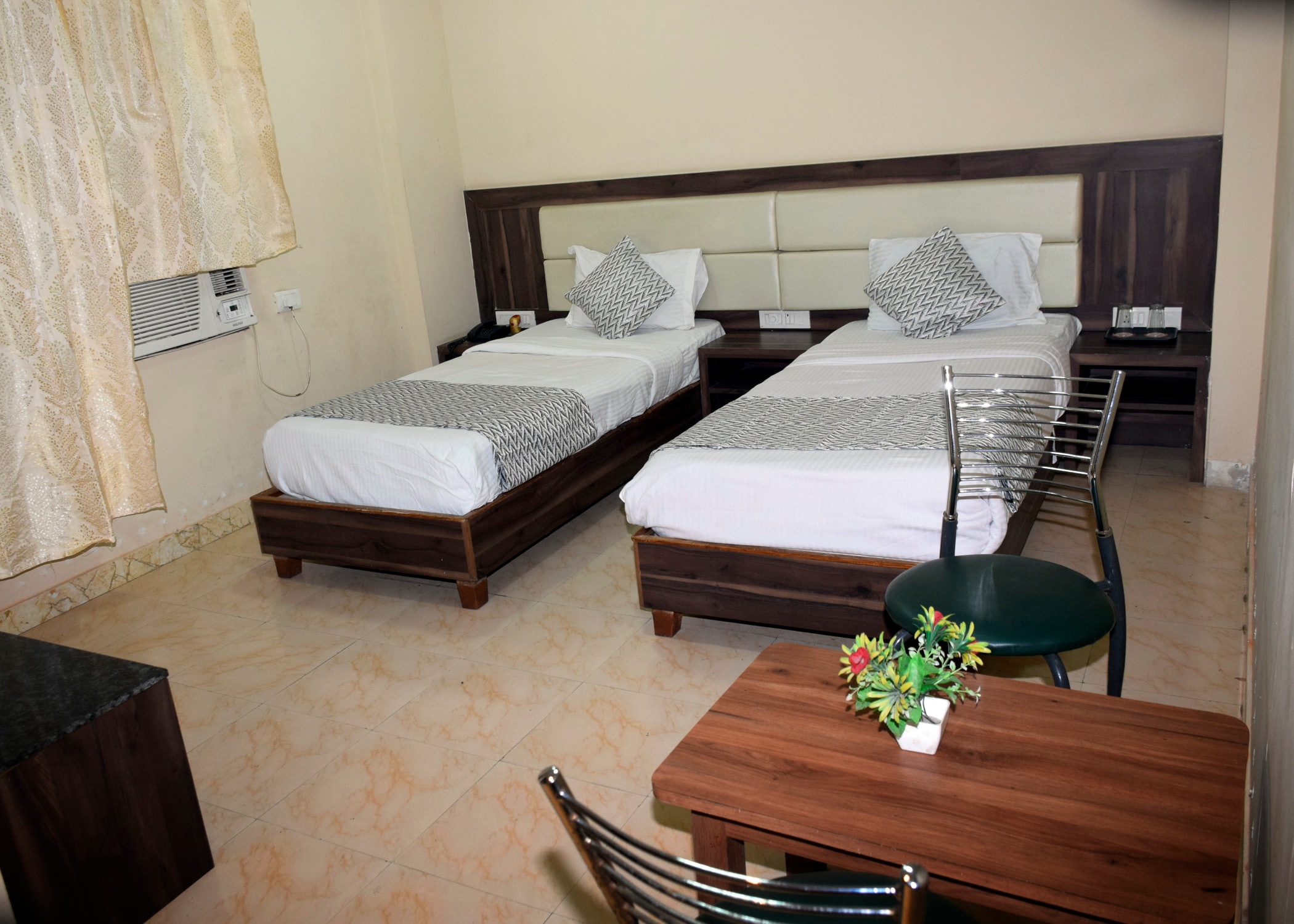 Hotel Mahabir Galaxy - Tap to explore photos