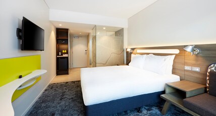 Holiday Inn Express Brisbane Central, an IHG Hotel Room Type - Standard Room with Free Breakfast