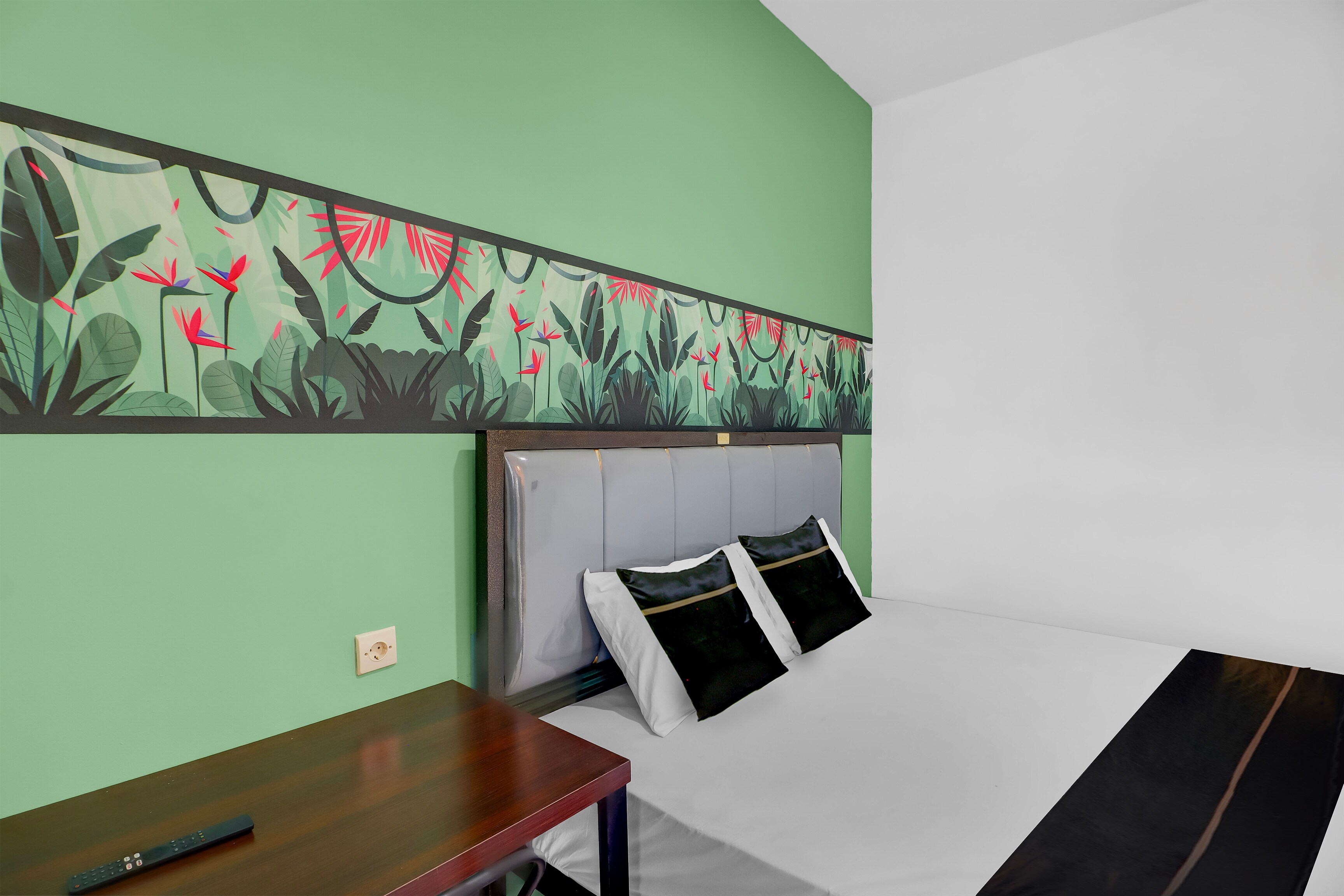 Hotel O near Trans Studio Theme Park formerly Sunset Cozy Residence - Tap to explore photos