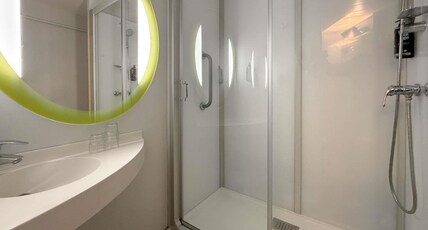 ibis Rennes Beaulieu Room Type - Room with 1 double bed and 1 single bed