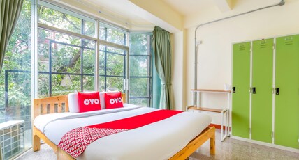 OYO 928 Leaf Hostel Room Type - Private Double room with shared washroom