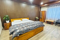 Peaks & Pines - A Boutique Homestay