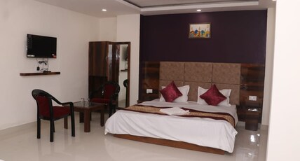 Hotel Grand Exotica Room Type - Deluxe Double Bed