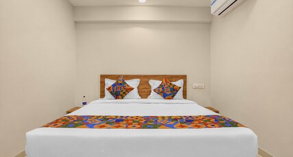 FabHotel SB Palace Room Type - Deluxe Room