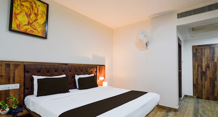 Super Townhouse Vanasthalipuram Formerly Hotel Surabhi Room Type - Deluxe Super Townhouse Vanasthalipuram Formerly Hotel Surabhi Room Type - Deluxe