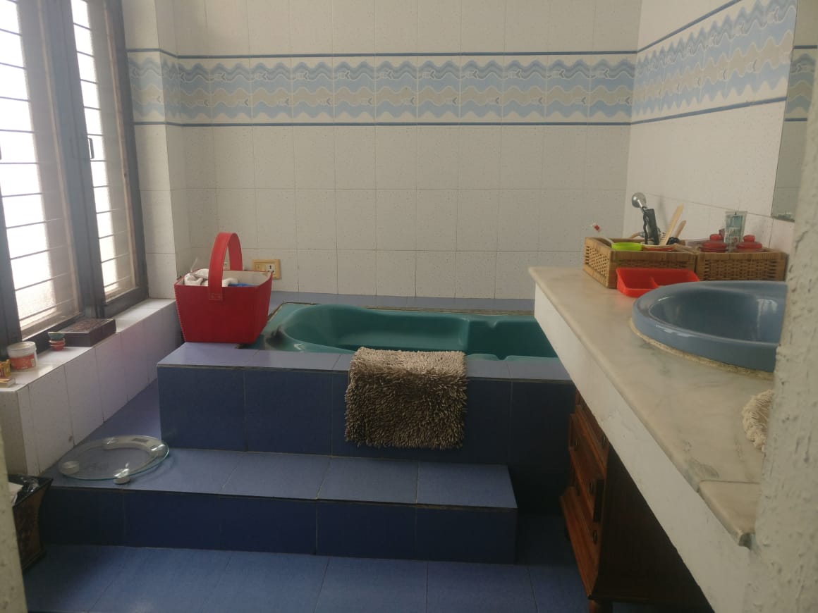 Phul's - 2 Storey House near Galleria /Huda Metro - Tap to explore photos