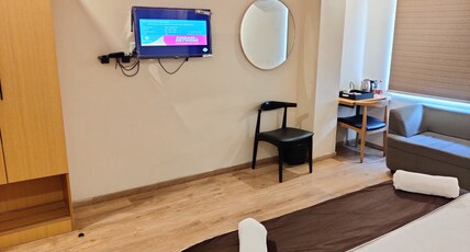 Vishnu Paradise Room Type - Executive Double AC Room
