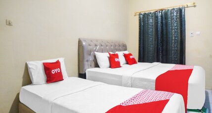 Hotel O Sky Residence Mawar Room Type - Standard Family Hotel O Sky Residence Mawar Room Type - Standard Family
