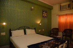 Rukkmani Guest House