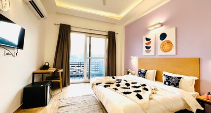 ZEN Medicity - Boutique Hotel Gurgaon Room Type - Deluxe Room with Balcony