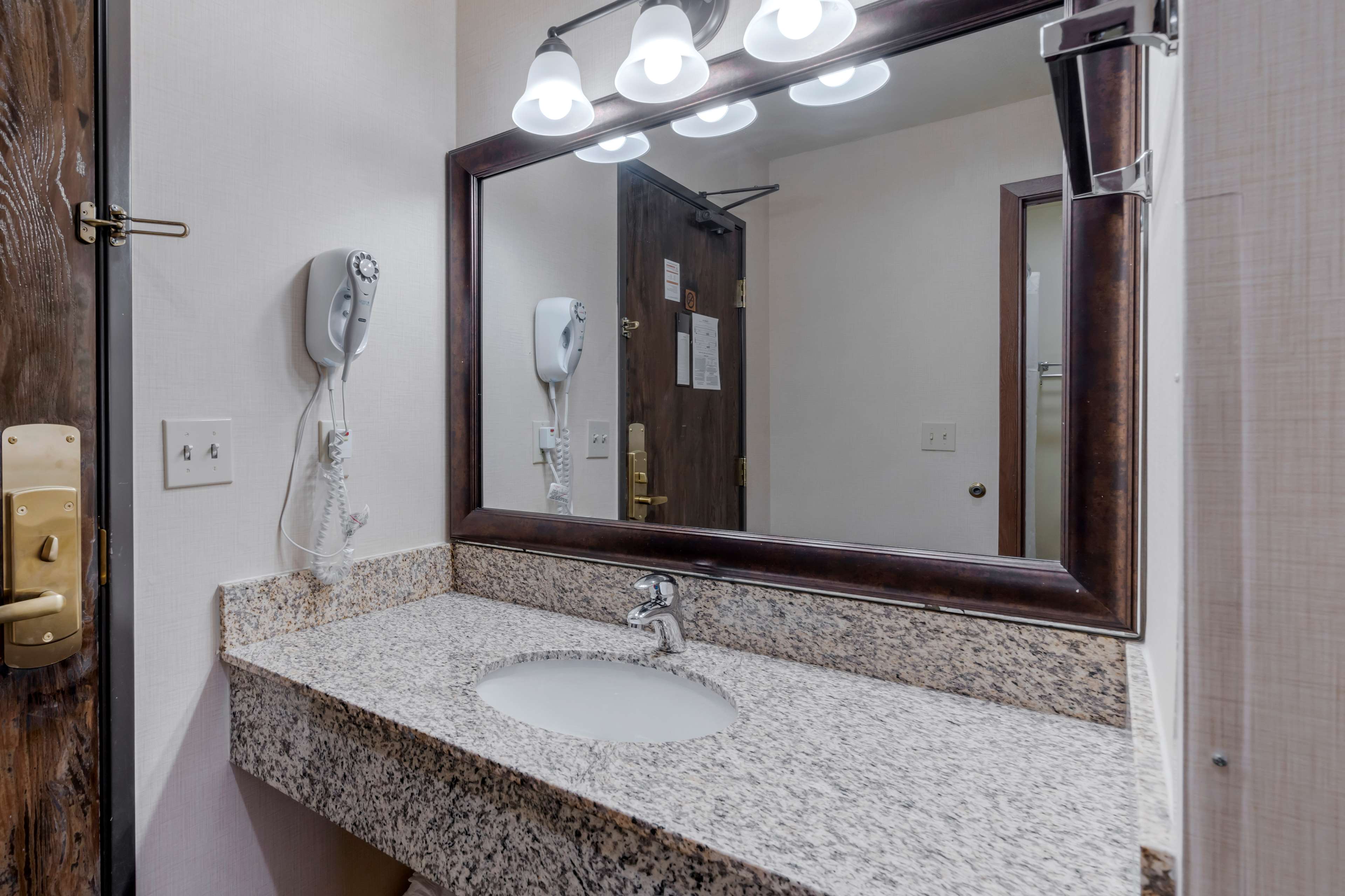Best Western Pinedale Inn - Tap to explore photos