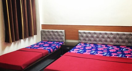 Sairatna Hotel Room Type - TRIPLE 3 BED NON-A.C ROOM