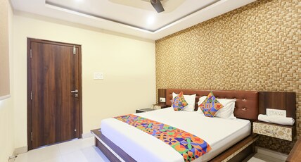 FabHotel Scons Inn Room Type - Deluxe Room