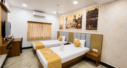 KM HOTEL & BANQUET Room Type - AC Premium Room / Twin Bed