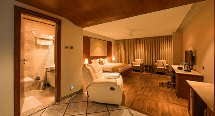 White Lotus Hotel Room Type - Superior King Room