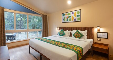 Treebo Premium Mowgli's Den Pench Tiger Reserve Room Type - Superior Room with Balcony And Forest View