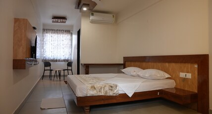 Hotel Mudra Room Type - AC Super Deluxe Room