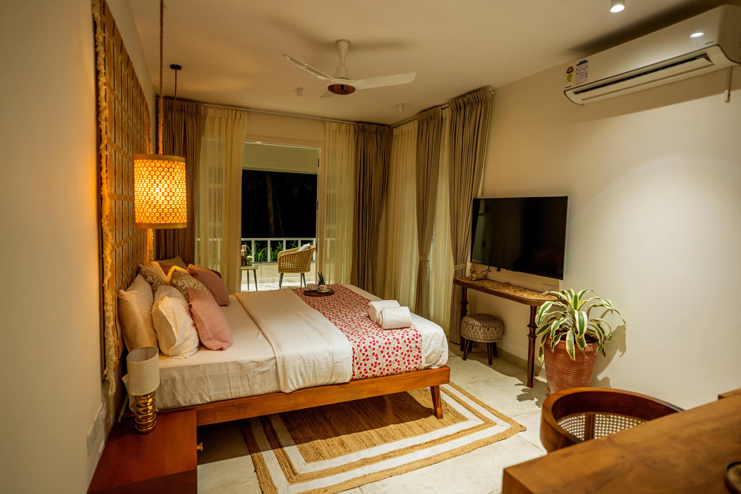 Queen Suite Room Villa Vara Beach Stays with Pool - Tap to explore photos
