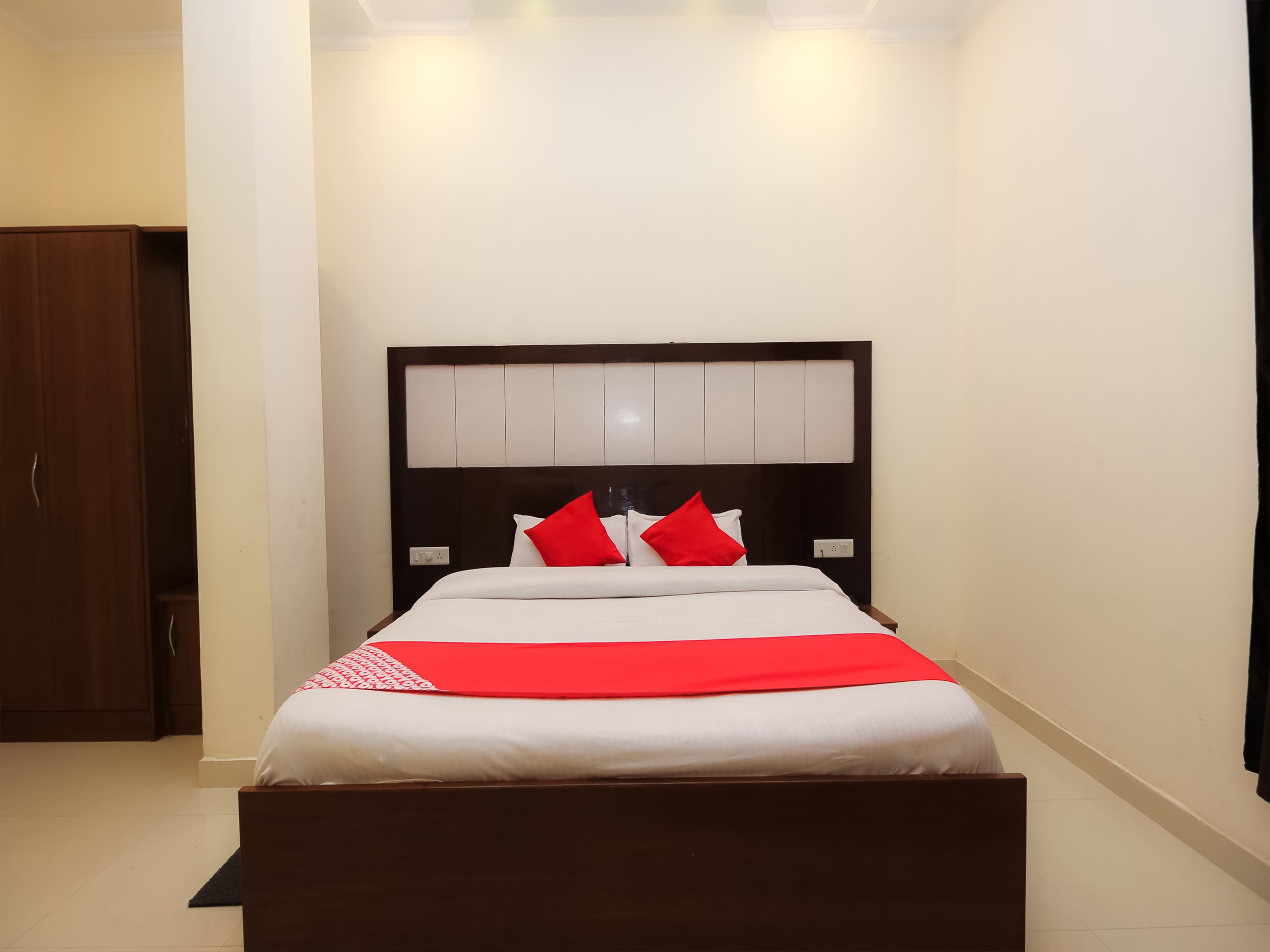 Hotel Ambika - Tap to explore photos