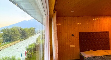 Hotel Sun Shine(River Retreat) Room Type - Deluxe room With River View