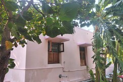 Arunachala Village Hut