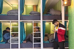 Kainchi Dham Sleeping Pods : 2 min from Neem karoli