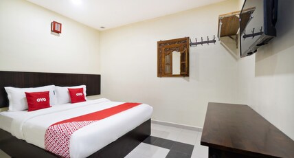 OYO 89960 Manjung Inn Hotel Room Type - Standard Double