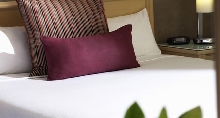 Mercure Melbourne Albert Park Room Type - Premium Family Room 1 Queen and 2 Single Beds Mercure Melbourne Albert Park Room Type - Premium Family Room 1 Queen and 2 Single Beds