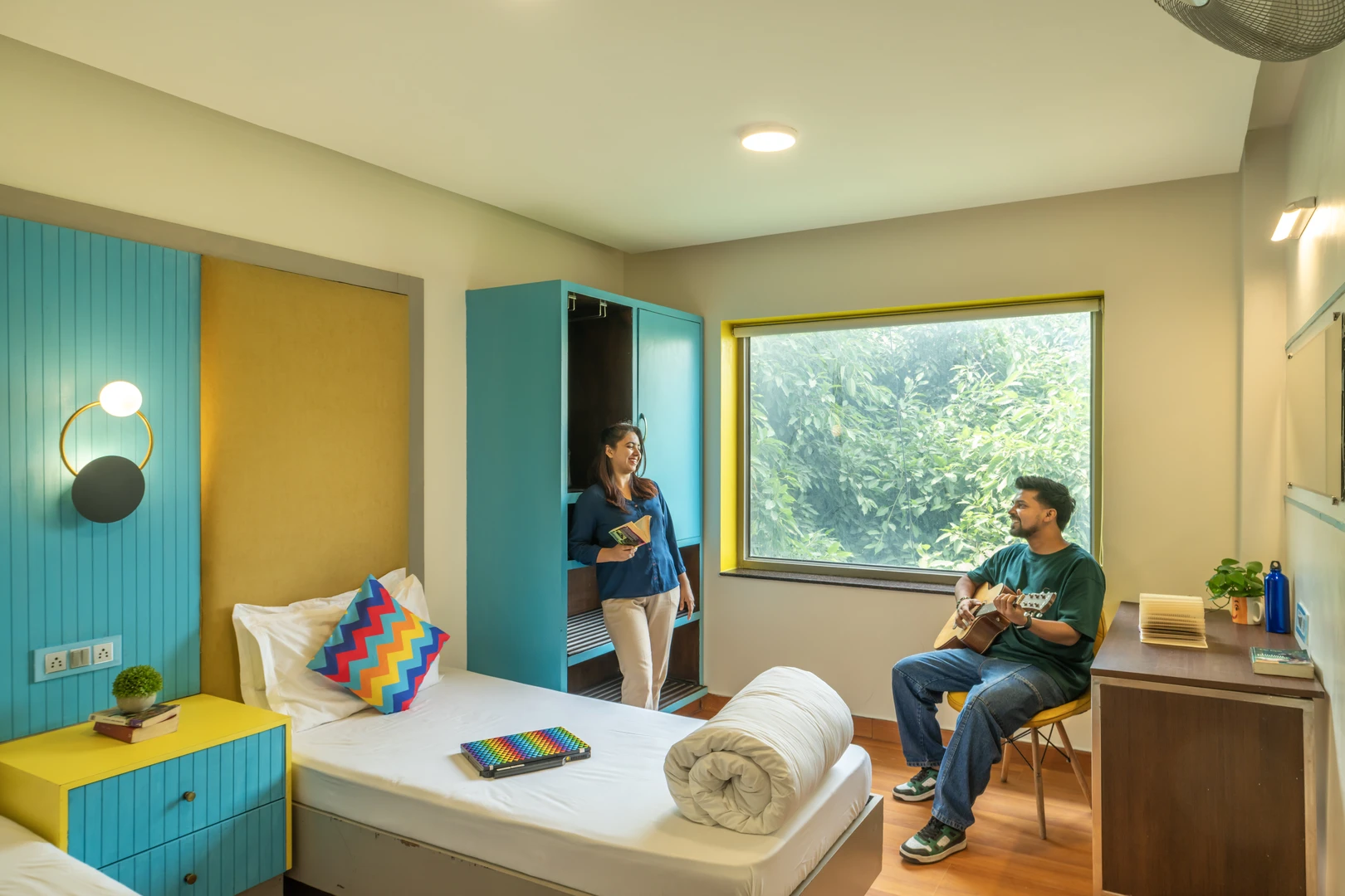 goSTOPS Delhi - Private Rooms & Dorms Room Type - Deluxe Private AC Room with Ensuite Bathroom