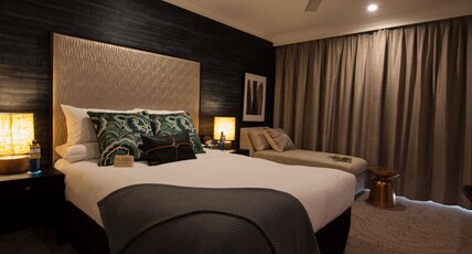 Mercure Clear Mountain Lodge Room Type - Deluxe Room 1 queen size bed with Mountain View Mercure Clear Mountain Lodge Room Type - Deluxe Room 1 queen size bed with Mountain View