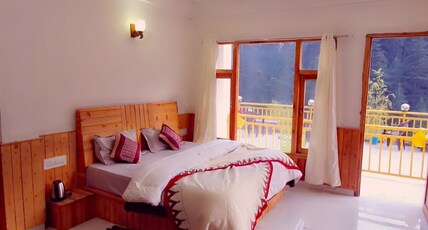 Woodstock Villa & Cafe Room Type - WOOD STOCK Deluxe Room
