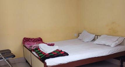 Teerth Guest House Room Type - Teerth Basic double Room common bathroom