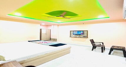 Hotel Shree Sanwariya Room Type - FAMI ROOM