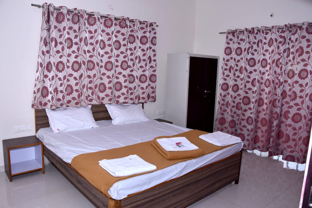 BALAJI HOMESTAY - Tap to explore photos