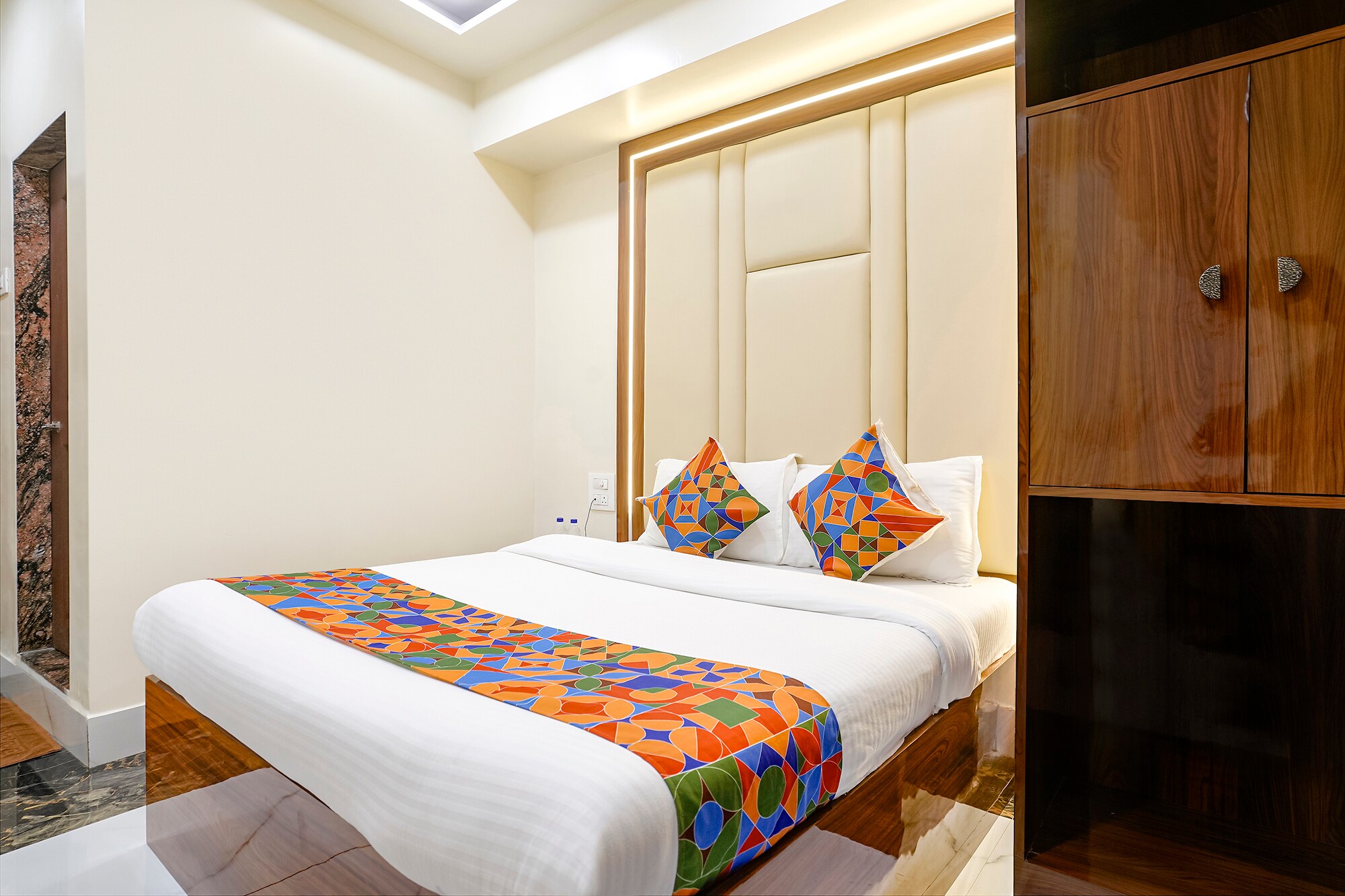 Hotel Eldoria Palace Near U.S. Consulate, Bandra Kurla Complex (BKC) - Tap to explore photos