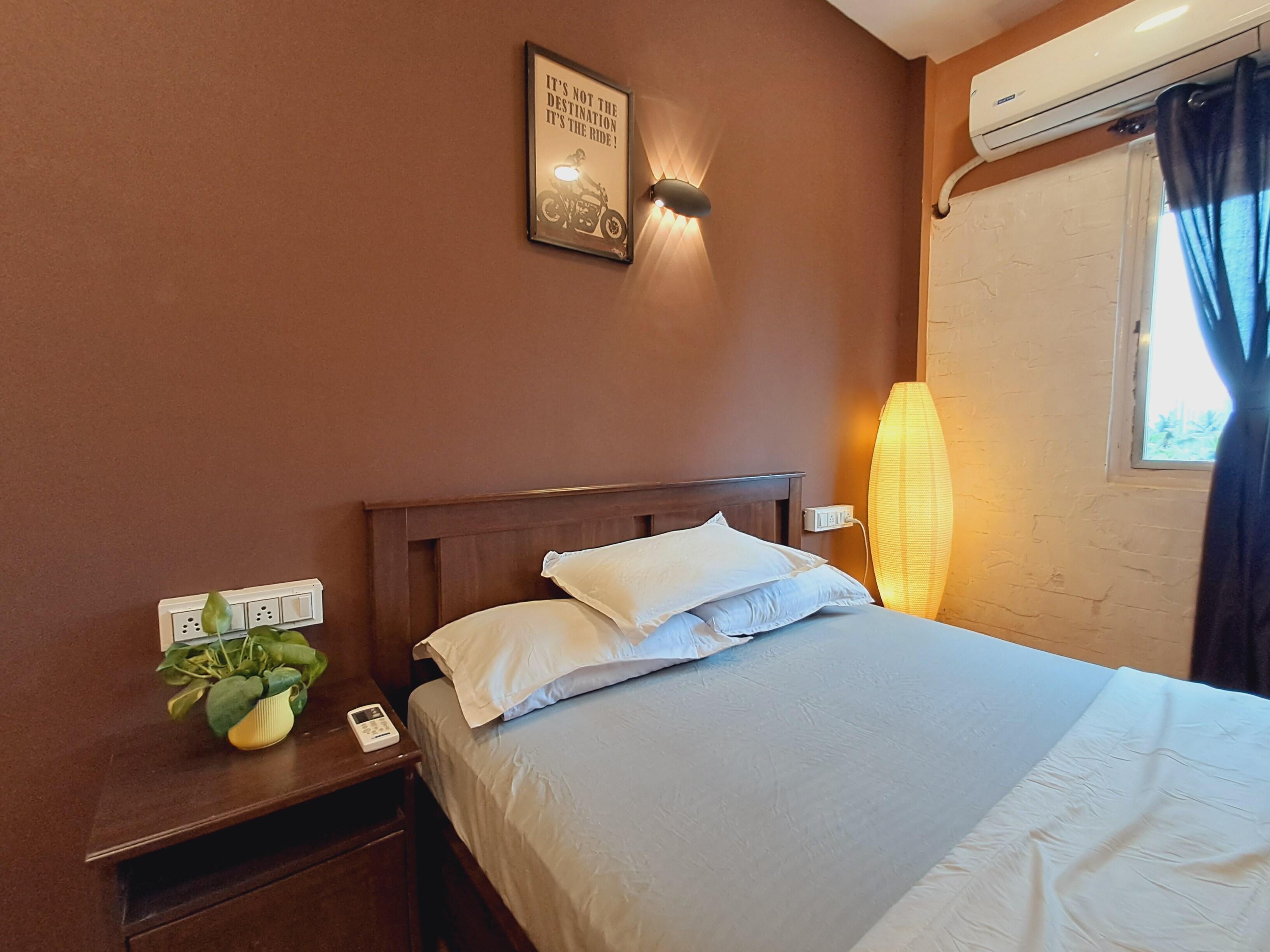 Elite Suite 1 - Premium 2BHK - Lokhandwala Andheri - Tap to explore photos