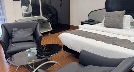 CNS Hotels Room Type - Bedroom 7