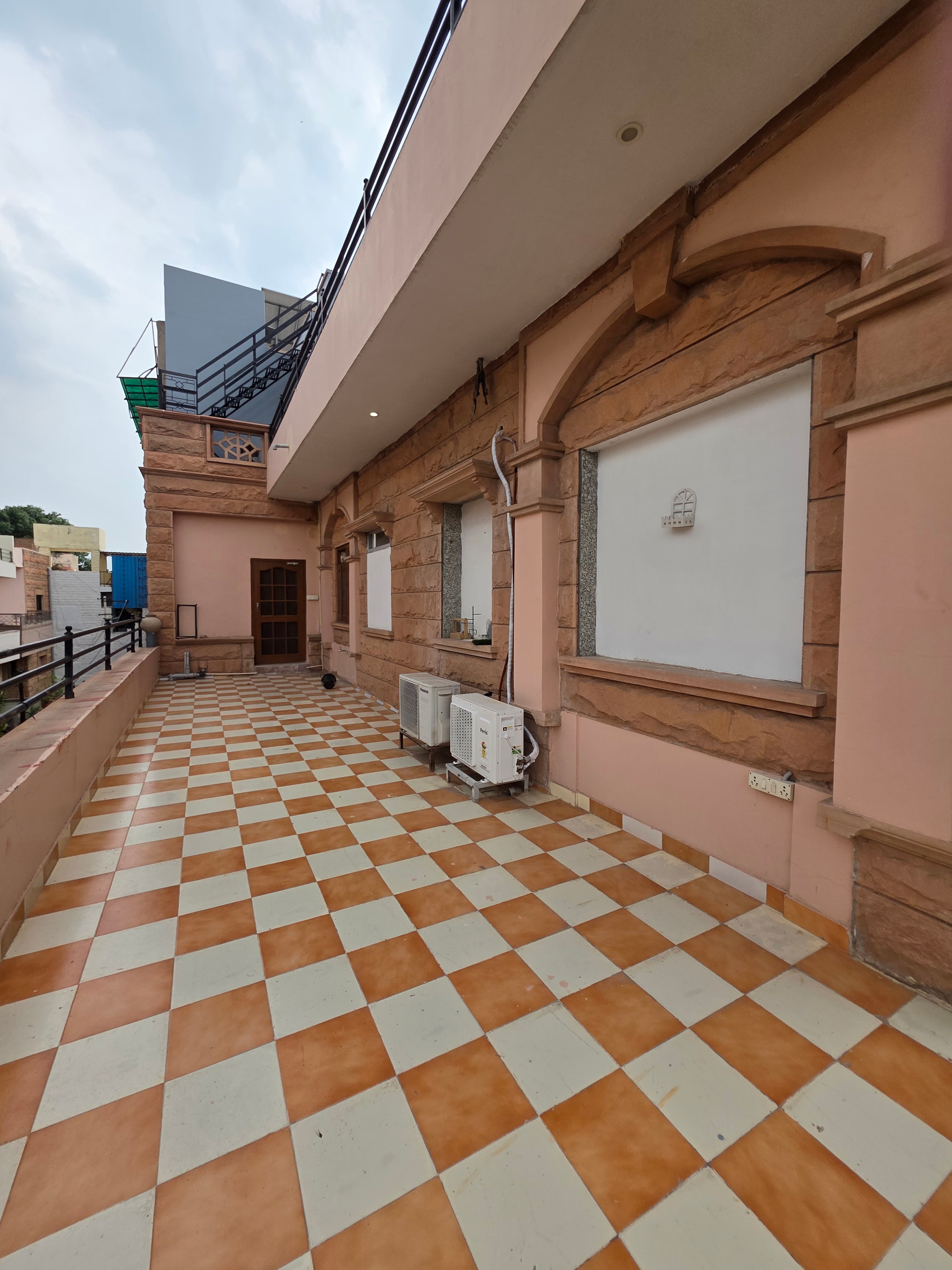 Hotel JDR Heritage Stay - Tap to explore photos
