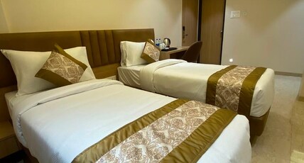 Hotel Banyan Crest Room Type - Deluxe Twin Bed
