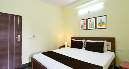 Super Collection O Godavari Kompally Room Type - Deluxe with Balcony Super Collection O Godavari Kompally Room Type - Deluxe with Balcony
