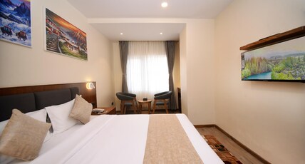Hotel Cozy Heaven Room Type - Deluxe Double Room