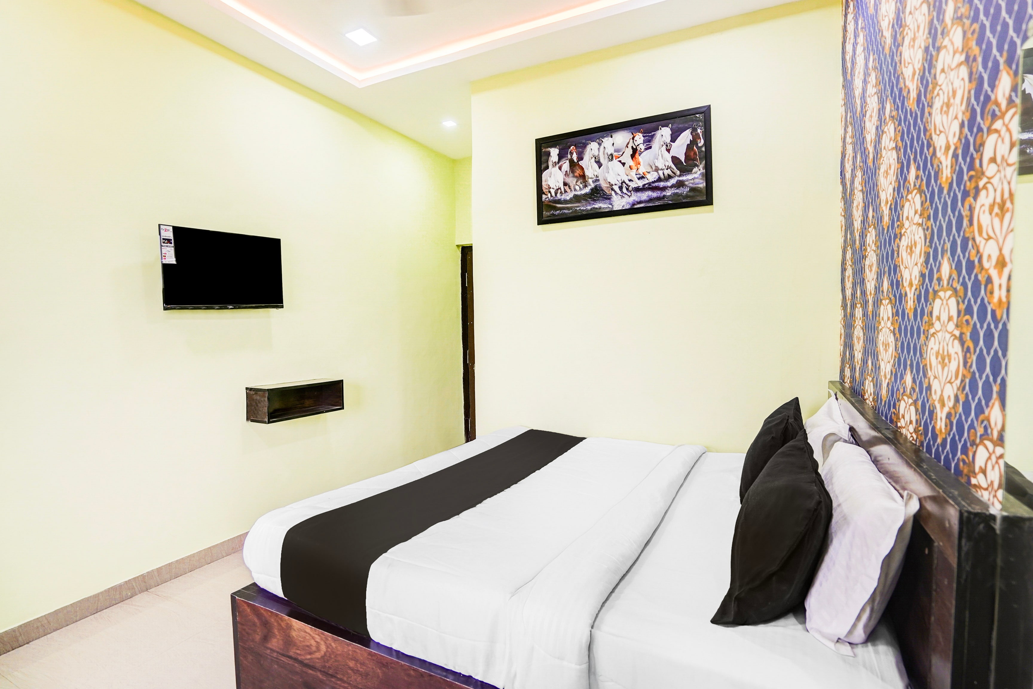 Hotel O Bilaspur - Tap to explore photos