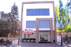 HOTEL MARINERS COURT